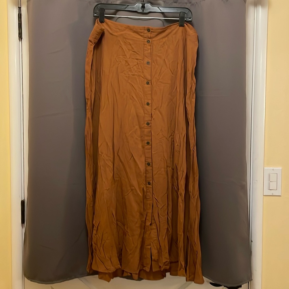 Forever 21 + crinkle maxi skirt